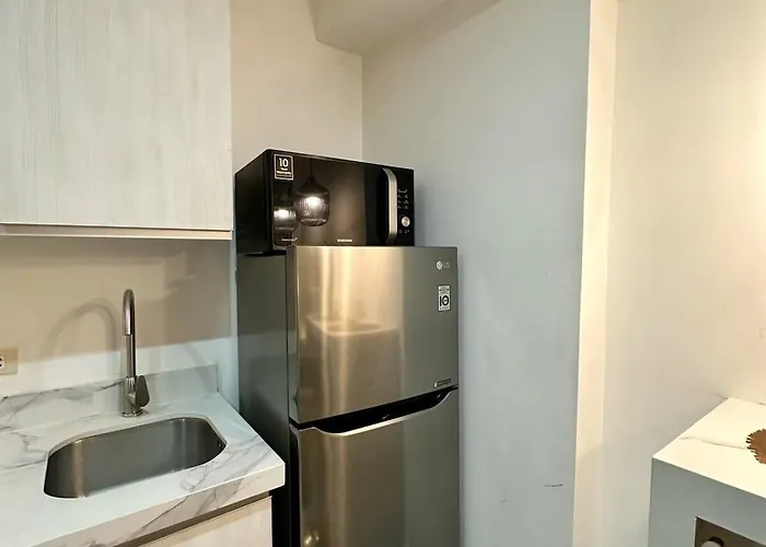 Apartamento 1br Condotel In Azure Urban Near Naia #tro4