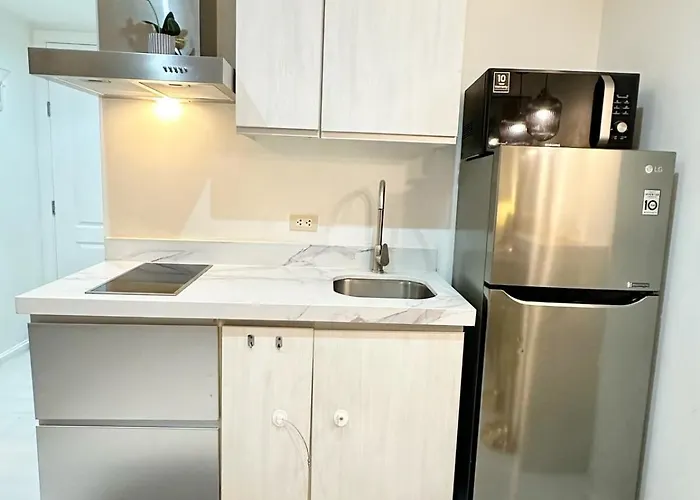 Apartamento 1br Condotel In Azure Urban Near Naia #tro4 Manila