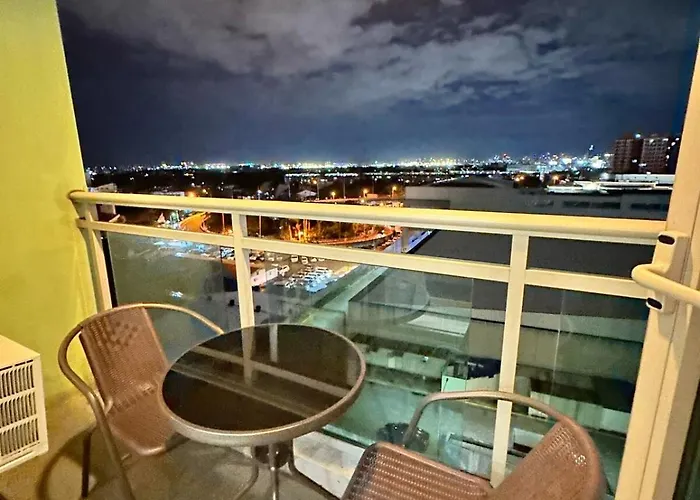 Apartamento 1br Condotel In Azure Urban Near Naia #tro4 *